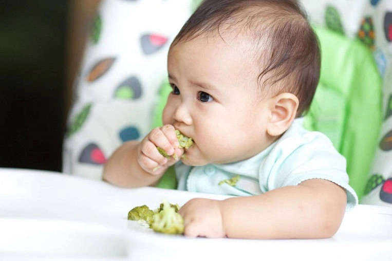 Ba mẹ lên kế hoạch lịch ăn dặm cho bé 5-6 tháng tuổi