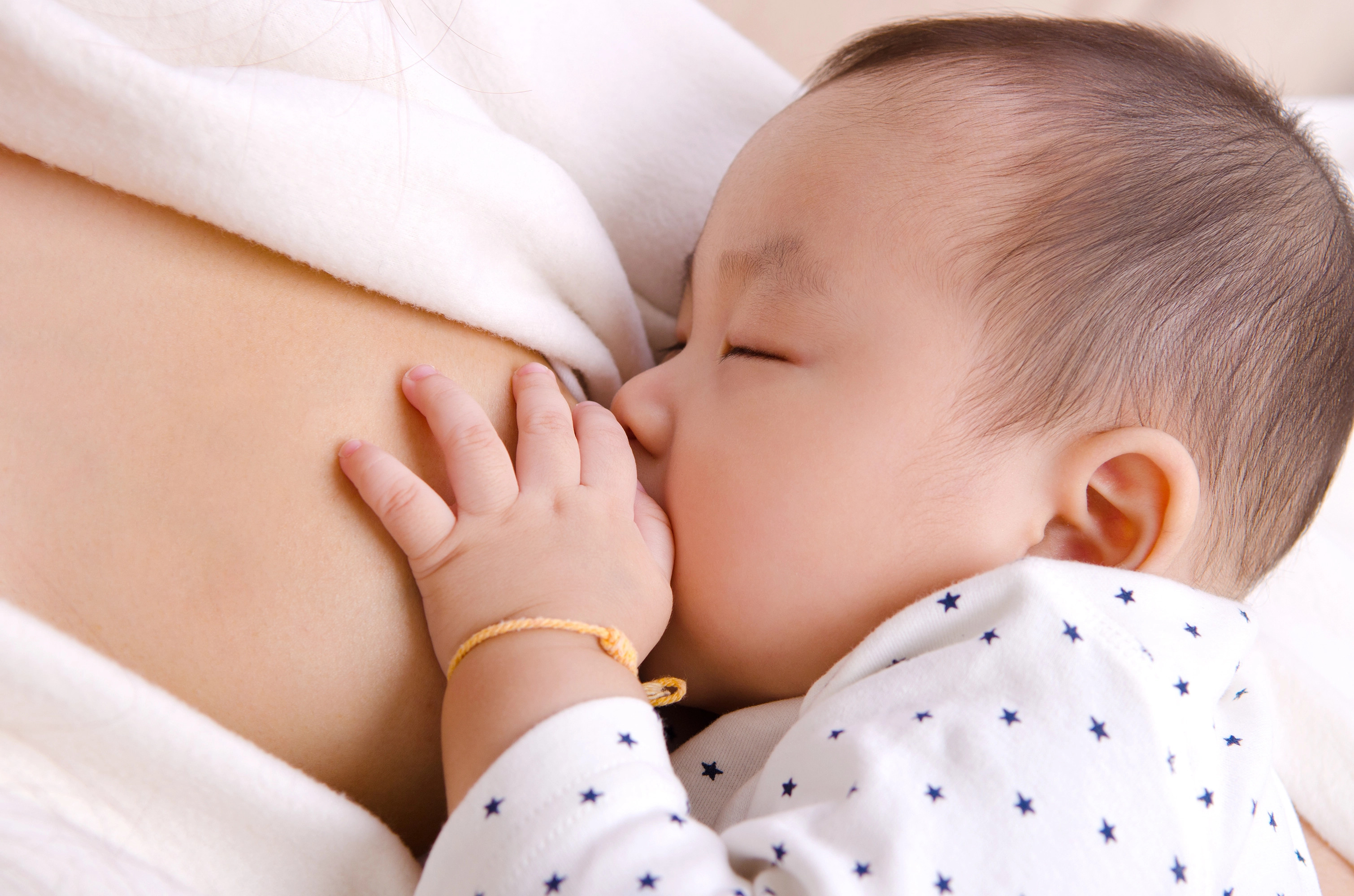 chàm sữa cho trẻ sơ sinh
