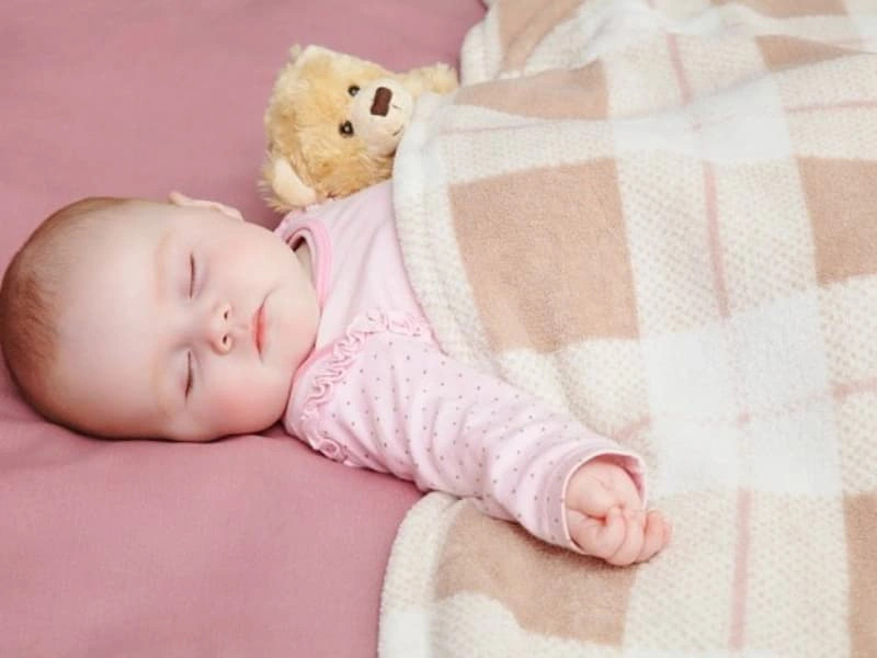 Chăn vải mềm mại hỗ trợ giấc ngủ của bé