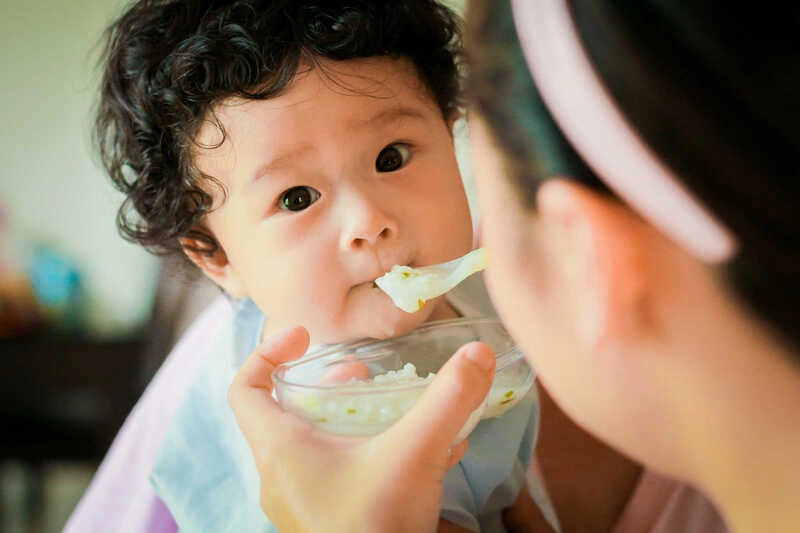 Chế độ dinh dưỡng phù hợp cho trẻ bị rối loạn chuyển hóa bột đường