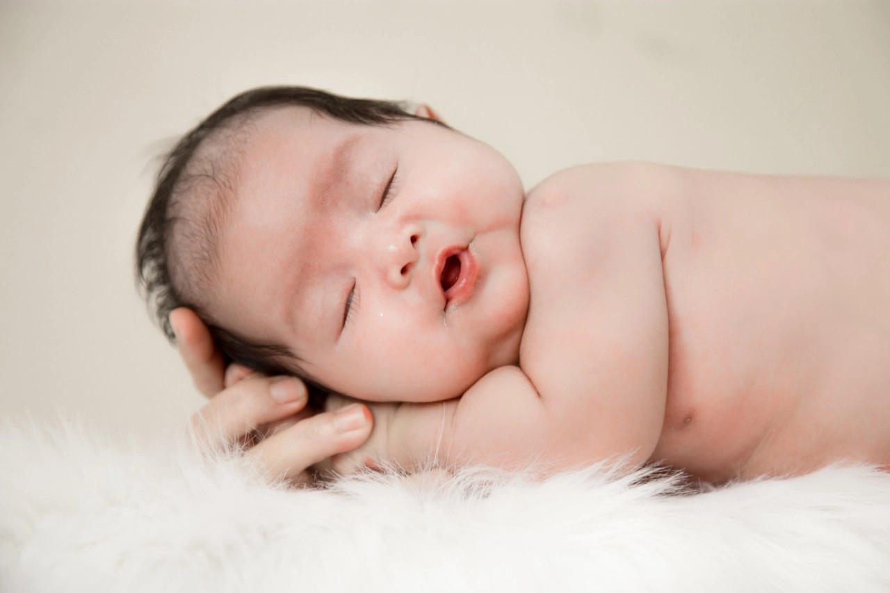 Giấc ngủ đủ giúp trẻ sơ sinh tăng cân