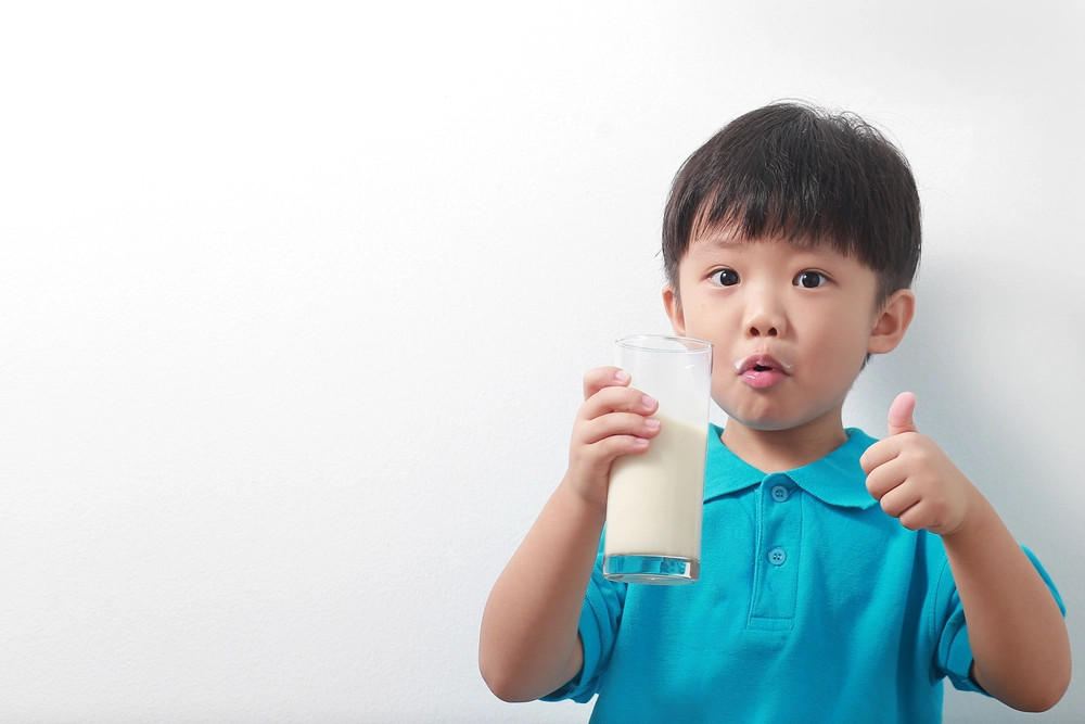 Hình ảnh minh họa so sánh các dòng sữa NAN Optipro, Supreme, Organic cho bé phát triển khỏe mạnh