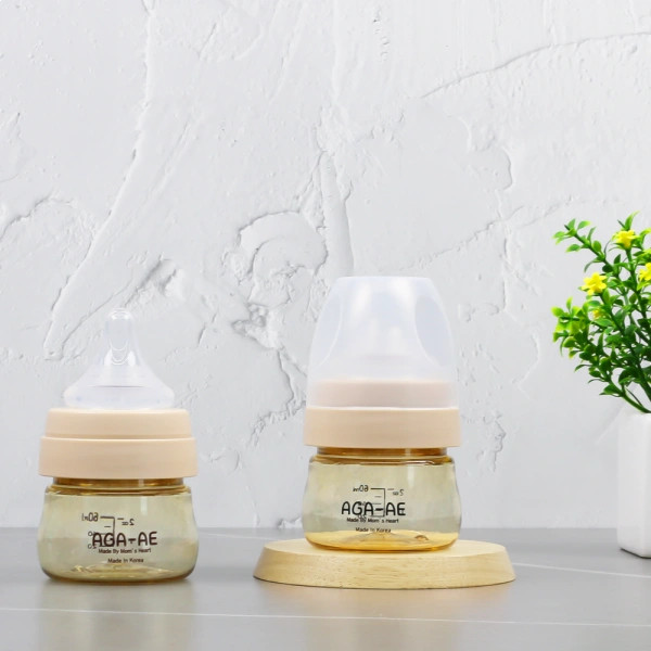 Thiết kế cổ rộng tiện lợi vệ sinh bình sữa Aga-ae 60ml