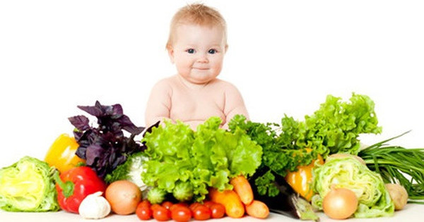 Trẻ em thưởng thức bữa ăn dinh dưỡng hỗ trợ tăng chiều cao