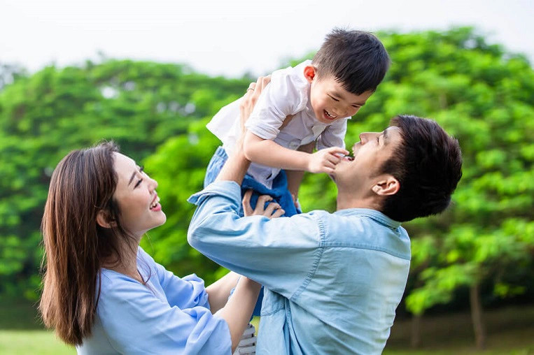 Ưu tiên mua bảo hiểm cho người trụ cột gia đình