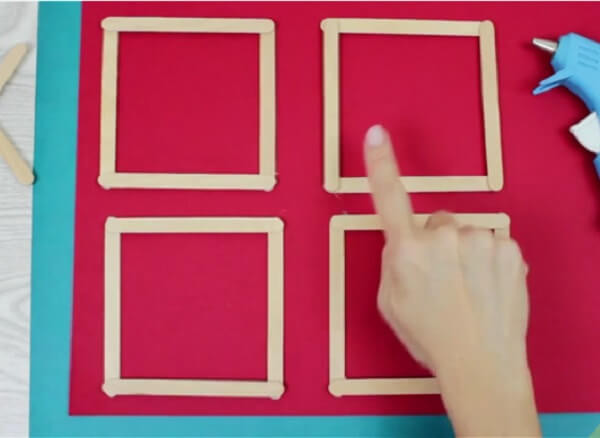 4 Khung hình vuông bằng que kem