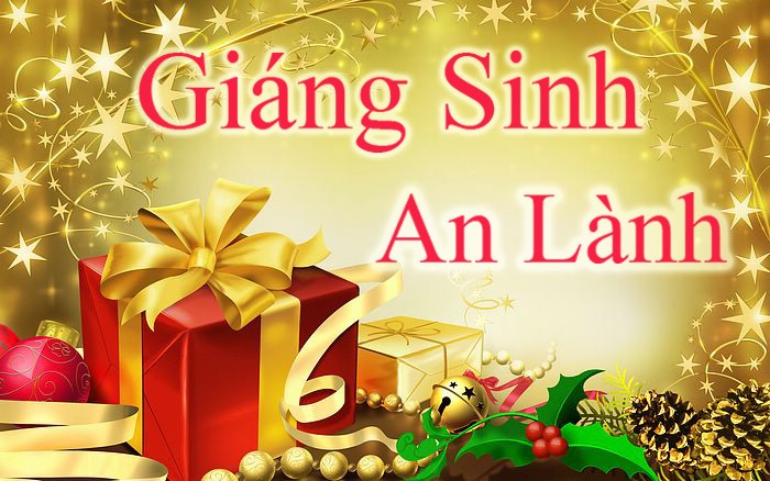 Gia đình ngắm nhìn cây thông Giáng sinh lung linh