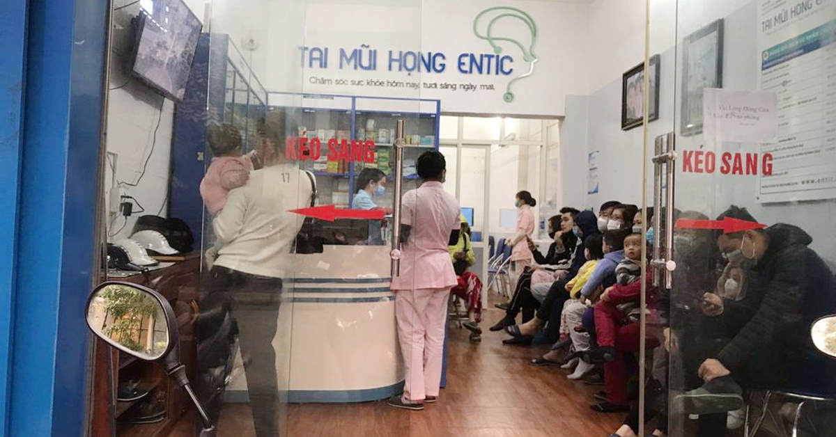Bệnh nhân chờ khám tại Phòng khám Tai Mũi Họng Entic