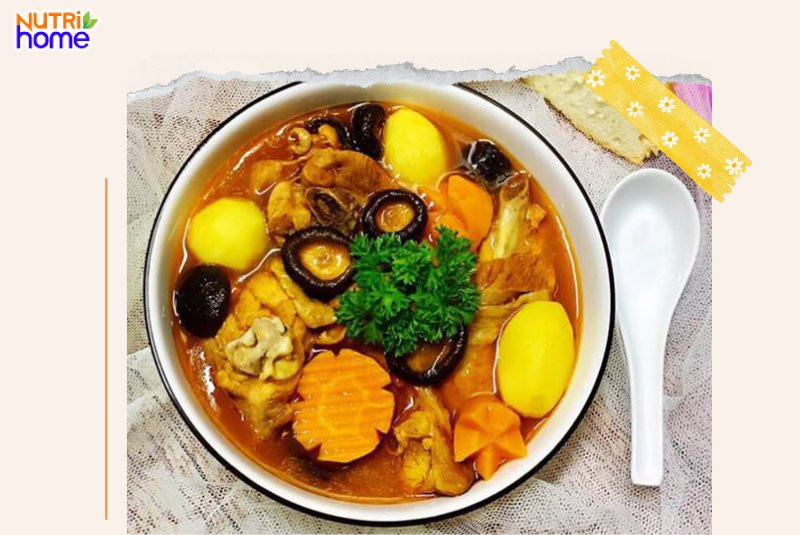Canh gà nấu nấm thanh đạm cho bé 3 tuổi