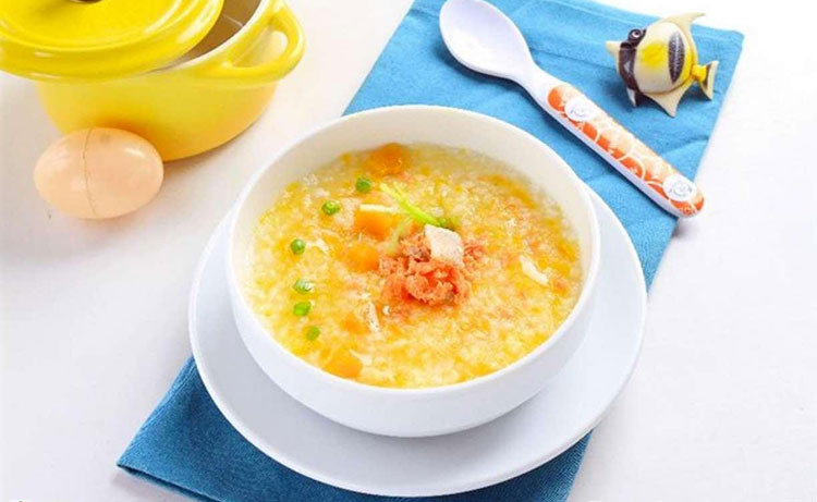 cháo trứng gà cà chua thơm ngon, dễ tiêu cho bé ăn dặm