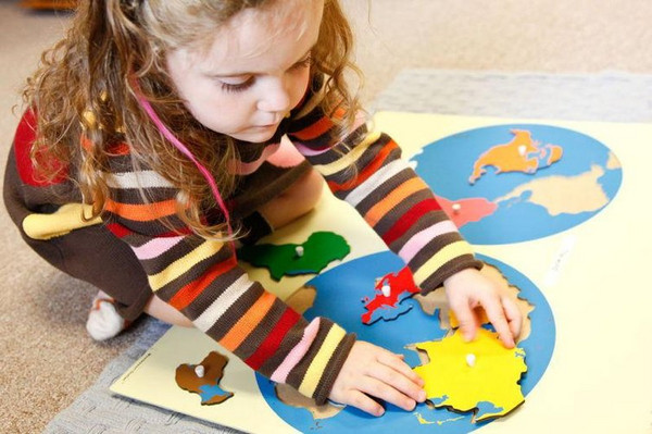Chương trình giáo dục mầm non Montessori giúp trẻ tôn trọng bản thân và người khác