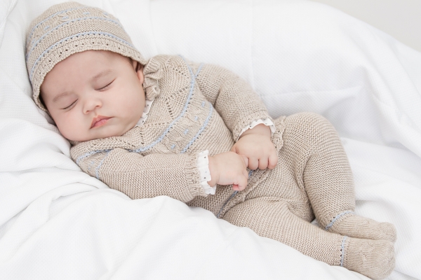 Những bộ đồ quá dày có thể gây khó khăn cho mẹ khi giặt giũ, phơi khô và bảo quản