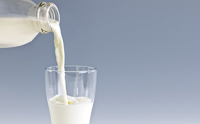 Đói có nên uống sữa không và tác hại khi uống sữa lúc bụng đói gây rối loạn tiêu hóa