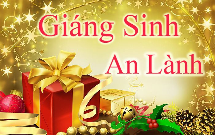Gia đình ngắm nhìn cây thông Giáng sinh lung linh