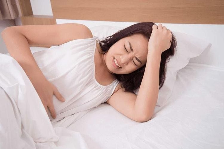 Hình ảnh phụ nữ minh họa mối liên hệ giữa không có kinh nguyệt và khả năng rụng trứng