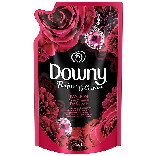 Nước xả vải Downy Đam Mê, một trong những loại Downy thơm nhất, với công nghệ PMC giúp hạt lưu hương len lỏi sâu vào sợi vải, giữ quần áo thơm mát suốt cả ngày.