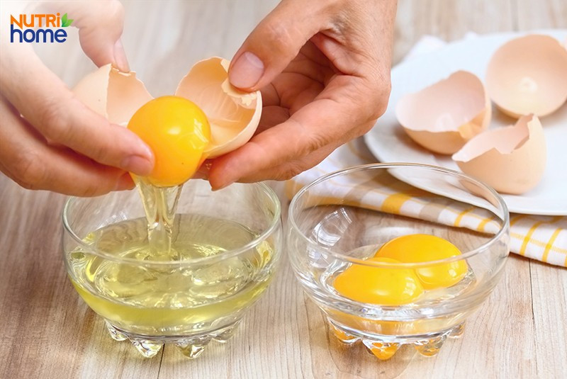 Lòng đỏ trứng, thực phẩm cung cấp axit folic và DHA cho mẹ bầu