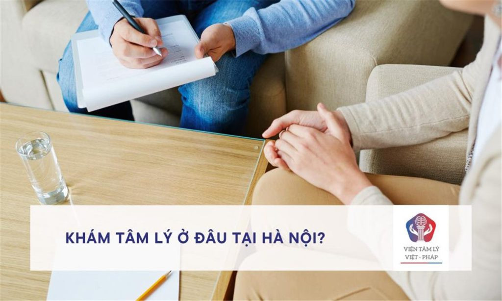 Người phụ nữ trẻ đang nghĩ ngợi về việc khám tâm lý ở đâu Hà Nội