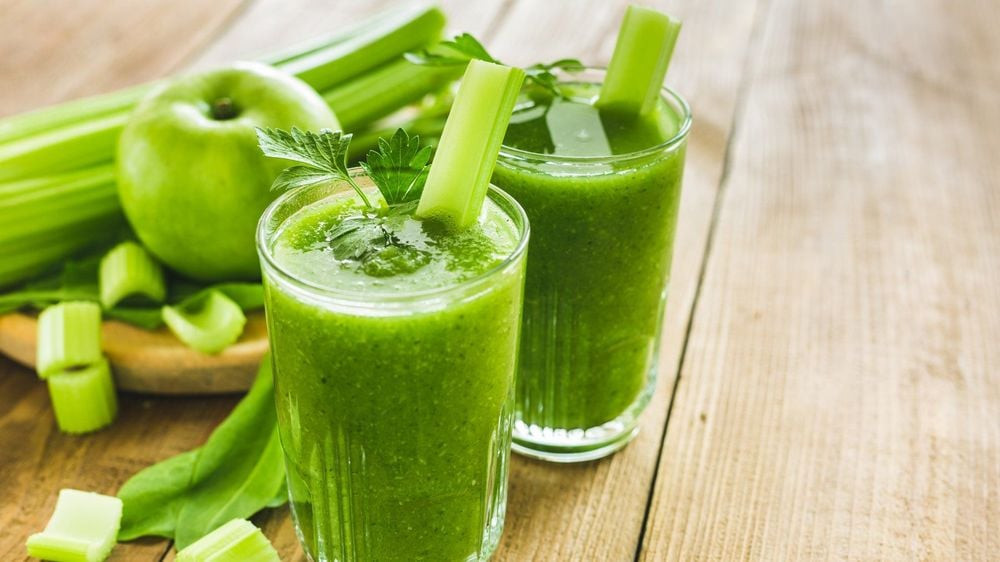 Nước ép giảm cân từ trái cây và rau xanh