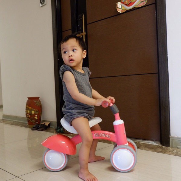 quà sinh nhật cho bé gái 1 tuổi xe chòi chân khung kim loại Q518