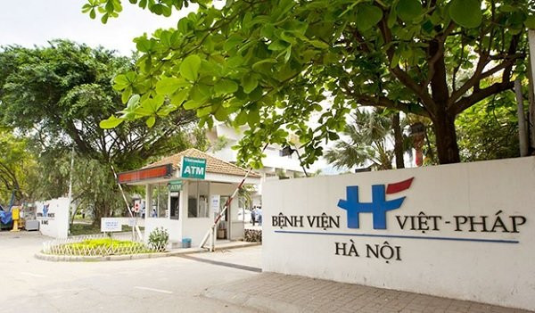 Quang cảnh tổng thể Bệnh viện Việt Pháp Hà Nội với kiến trúc hiện đại