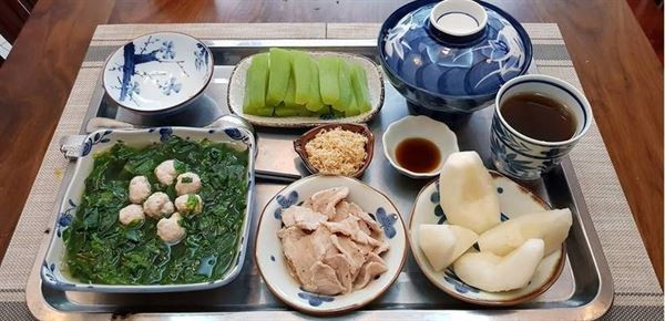 Thực đơn bữa trưa ngày thứ ba