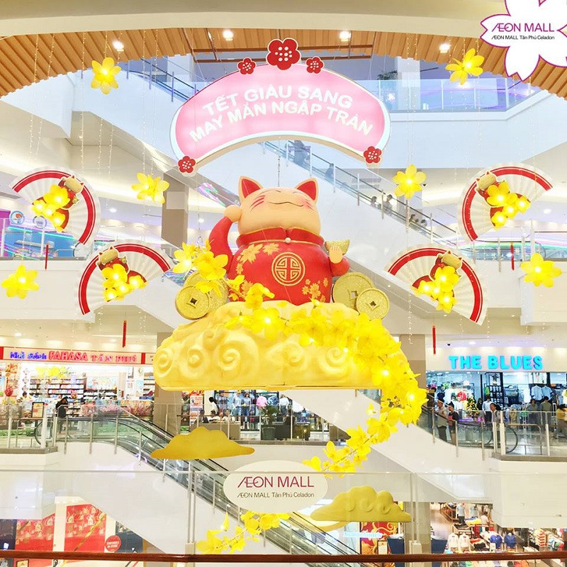 Trung tâm thương mại được trang trí rực rỡ, là một trong những điểm vui chơi ở Sài Gòn