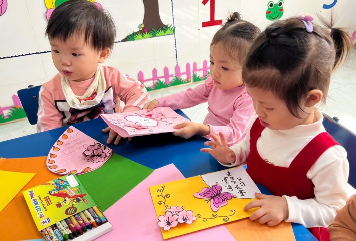 Sản phẩm làm thiệp chúc mừng 20 10 đẹp mắt