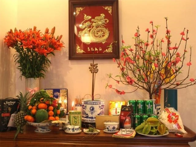 Hoa Chưng Bàn Thờ Ngày Tết: Tuyển Chọn 10+ Loài Mang Ý Nghĩa May Mắn