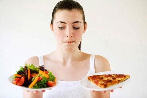 Hạn chế các món bà bầu nên ăn như đồ chiên rán và thức ăn nhanh không lành mạnh