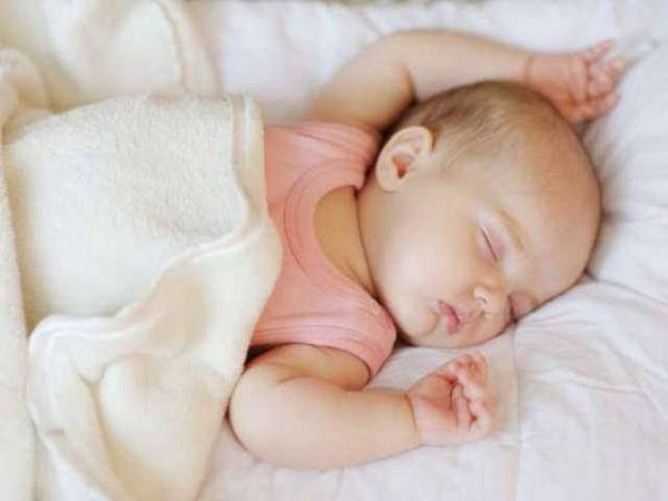 Thời gian biểu cho bé 6 tháng mẹ đi làm