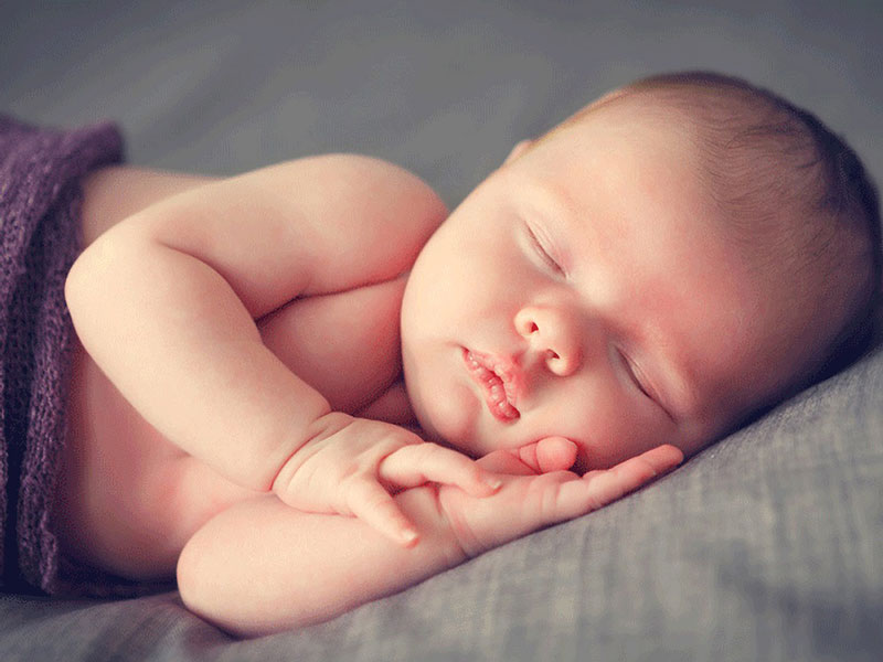 Mẹo Giúp Trẻ Sơ Sinh Ngủ Không Giật Mình: Cẩm Nang Toàn Diện