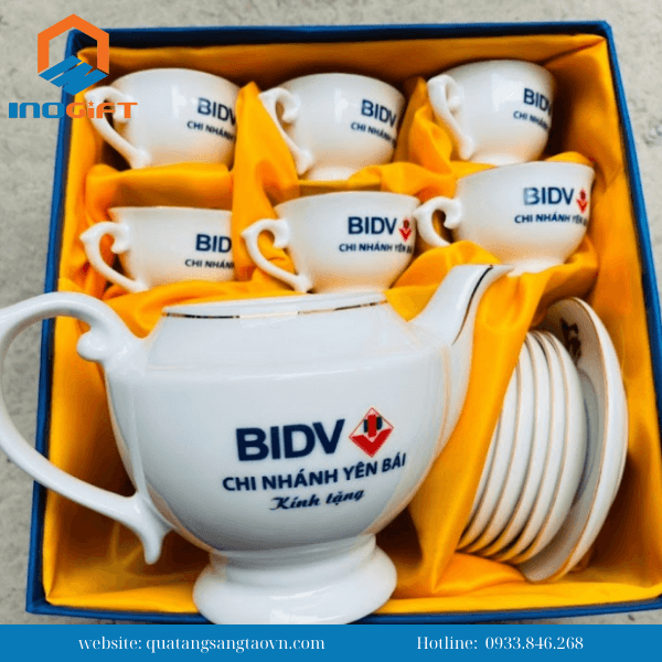 ấm chén in logo ngân hàng BIDV quà tặng 8 3 dưới 200k