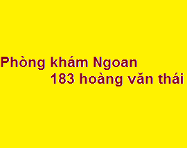 Bác sĩ Ngoan Hoàng Văn Thái đang thăm khám