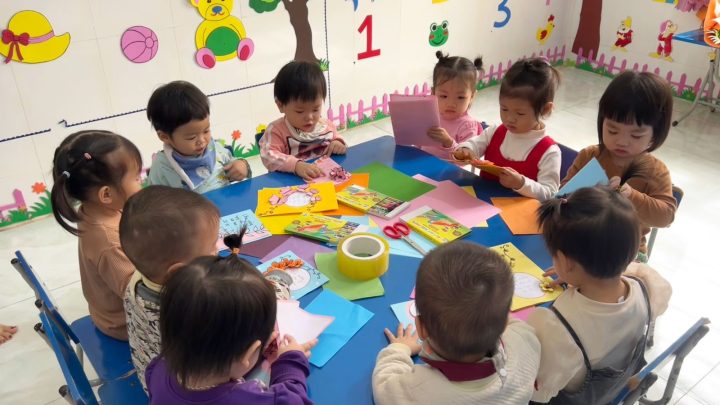 Sản phẩm thiệp chúc mừng 20 10 hoàn chỉnh của bé
