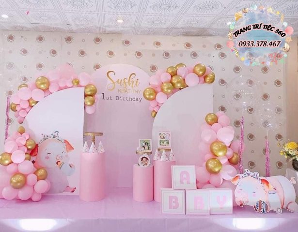 Backdrop trang trí thôi nôi bé gái chủ đề Sushi độc đáo và hiện đại