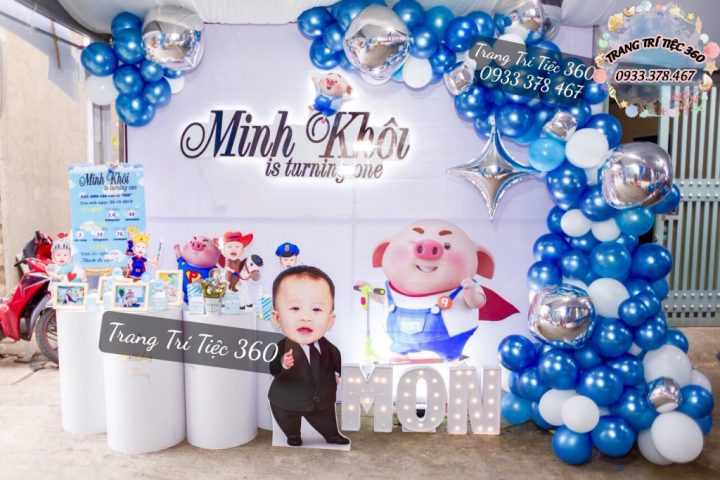 Backdrop trang trí thôi nôi sinh nhật bằng khung vuông 3D hiflex