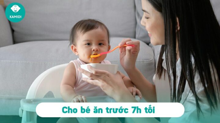 Không nên cho trẻ ăn dặm quá muộn