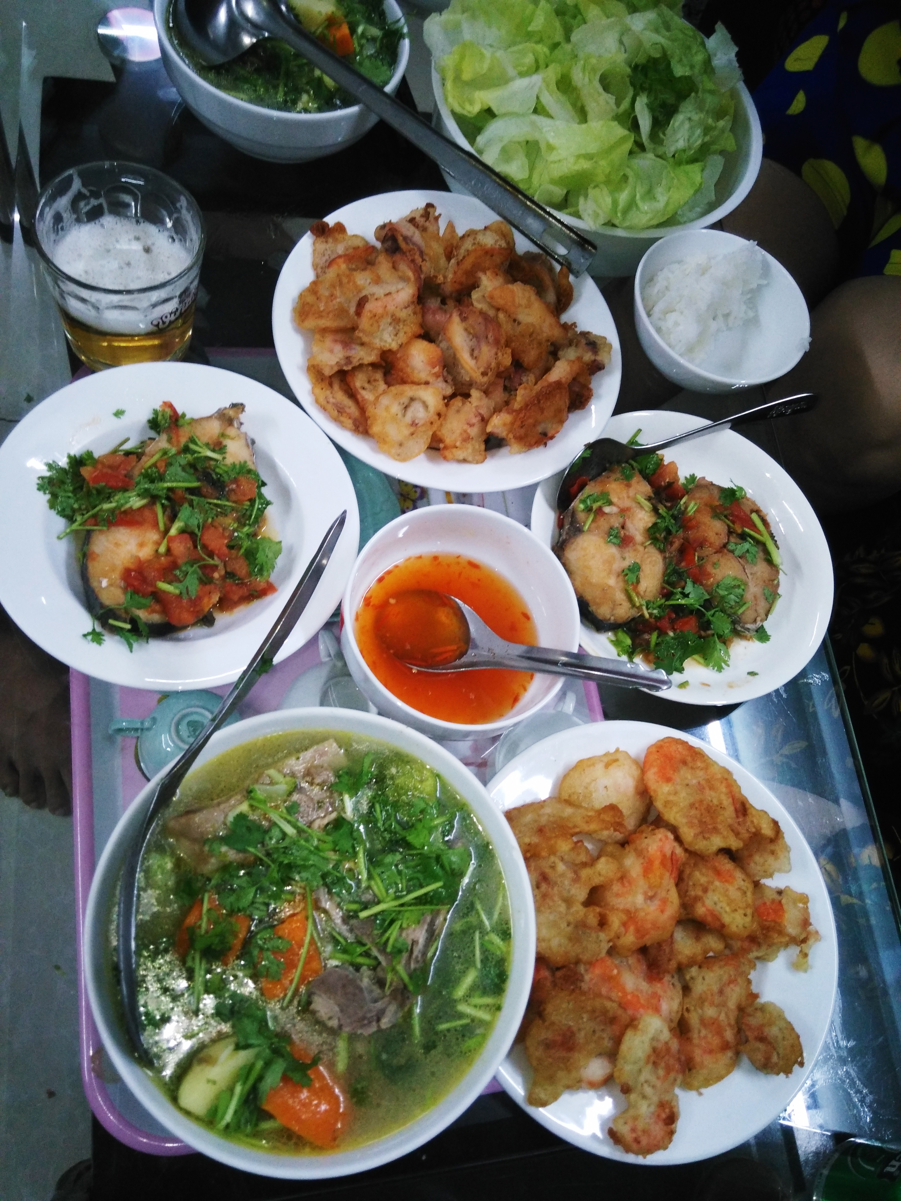 Bài Thơ Về Bữa Cơm Gia Đình: Tình Thân Ấm Áp Mãi Qua Những Vần Thơ
