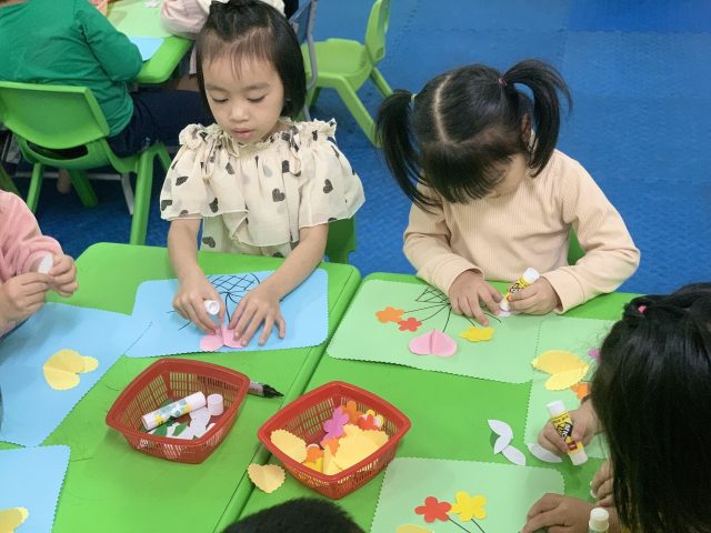 Làm thiệp chúc mừng 20 10: Từng bước sáng tạo