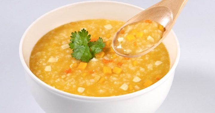 Cháo cà rốt phô mai béo ngậy, giàu canxi cho bé
