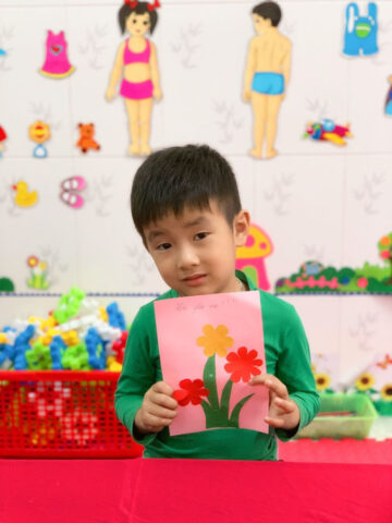 Làm Thiệp Chúc Mừng 20/10: Hướng Dẫn Chi Tiết Và Ý Nghĩa Sâu Sắc