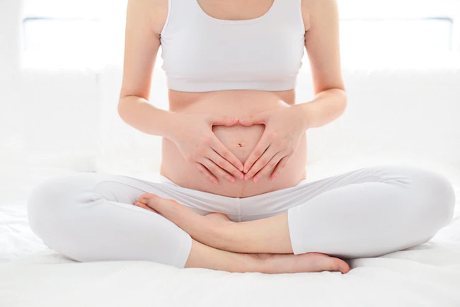 Nằm Nghiêng Bên Phải Không Giúp Bé Dễ Quay Đầu: Hướng Dẫn Đúng