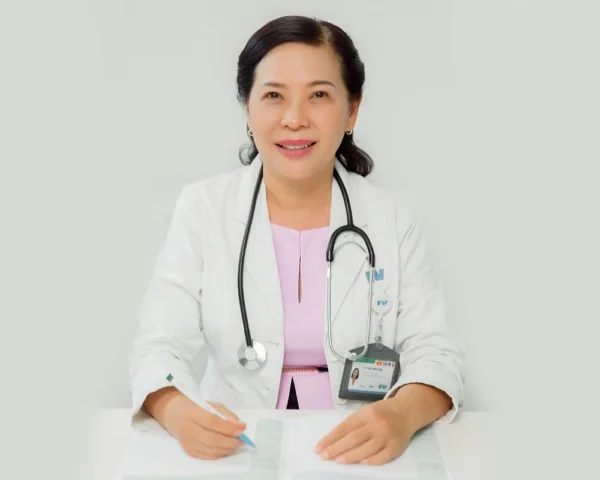 Bác sĩ Khúc Minh Thúy từng công tác tại bệnh viện Hùng Vương