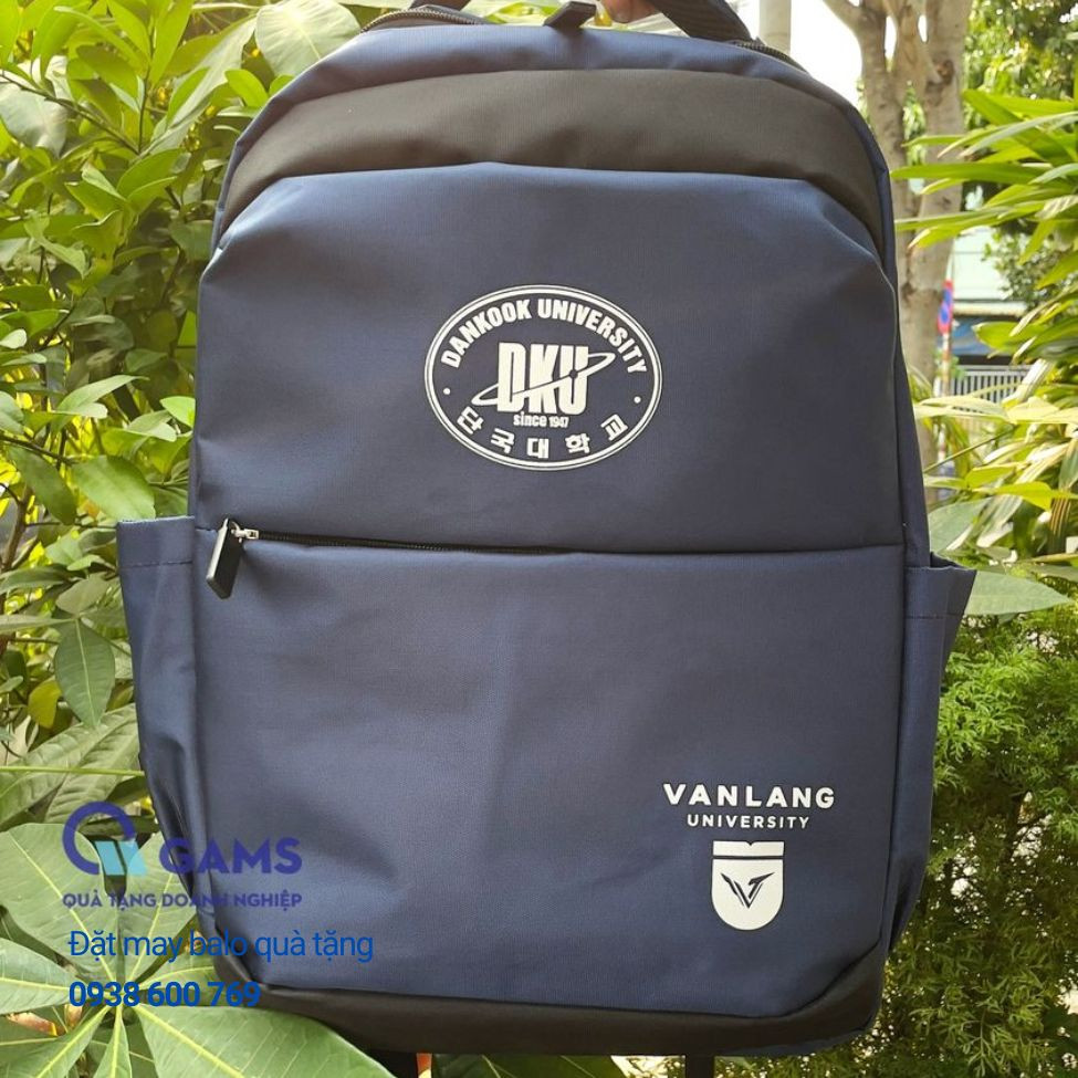 Balo vải in logo trường học, quà tặng cuối năm cho học sinh thể hiện niềm tự hào