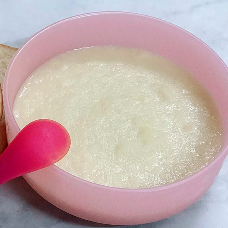 Bát cháo bánh mì táo hương vị thơm ngon, độc đáo cho bé yêu