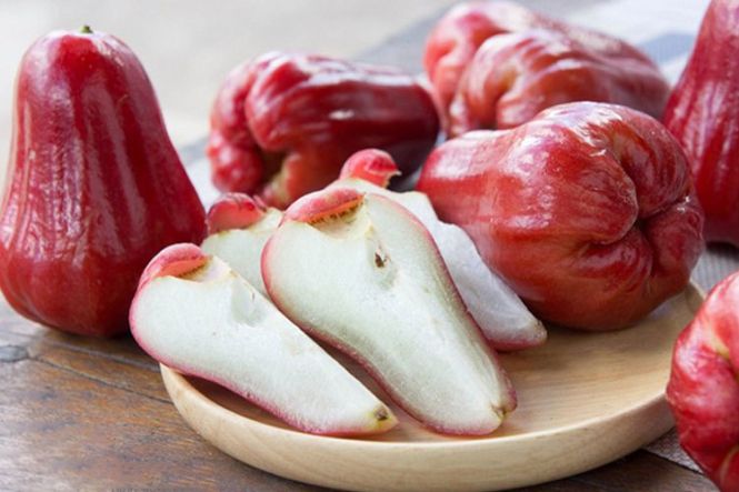 Bầu 3 Tháng Đầu Ăn Mận Được Không? Chuyên Gia Giải Đáp Chi Tiết