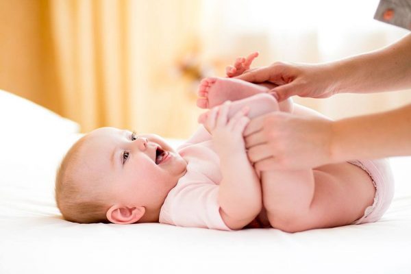 Thời gian biểu cho bé 6 tháng mẹ đi làm