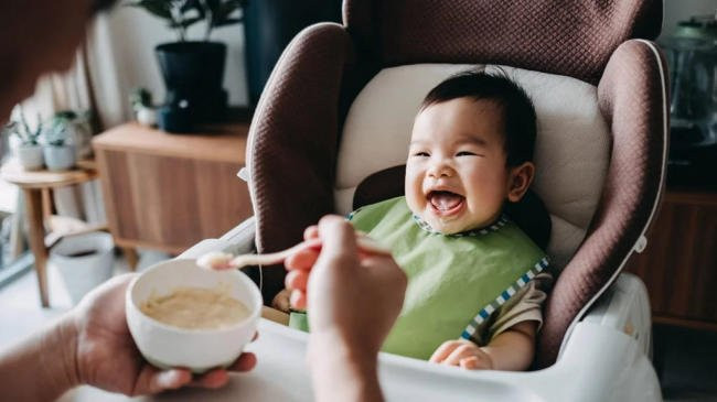 Lượng Ăn Dặm Cho Bé 6 Tháng Và Cẩm Nang Toàn Diện