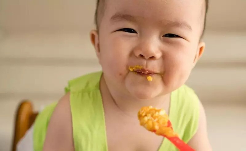 Bé 8 tháng ăn bao nhiêu ml cháo: Hướng Dẫn Chi Tiết Cho Mẹ